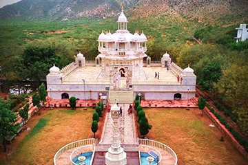 Shri Parshvanath Digambar Jain